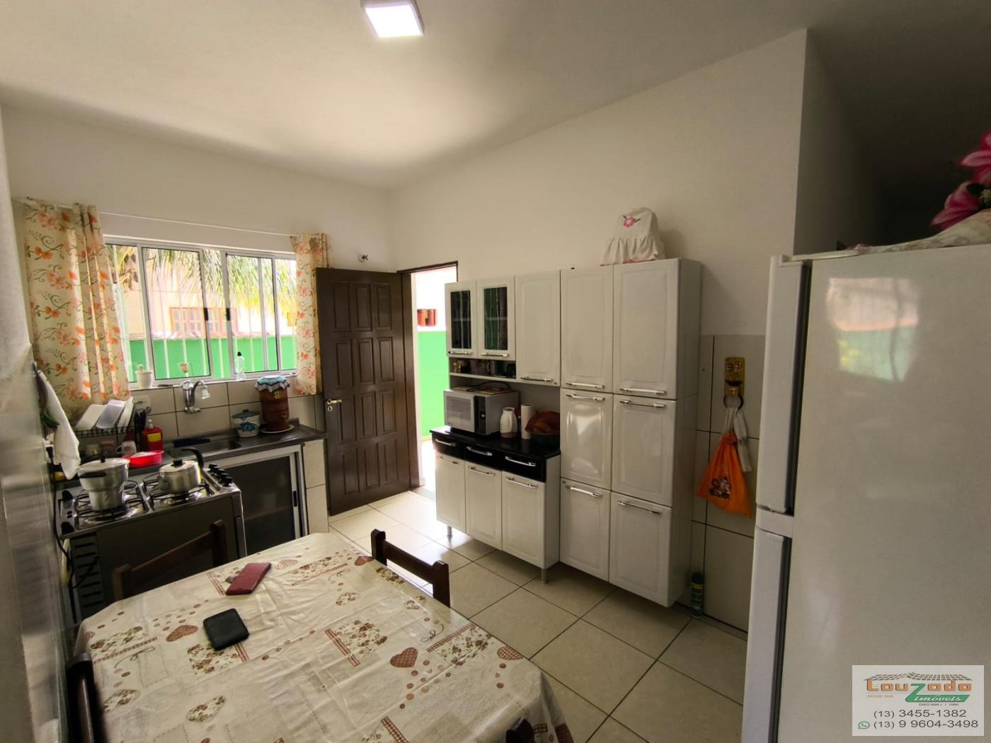 Casa à venda com 2 quartos, 180m² - Foto 12