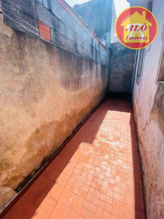 Casa à venda com 3 quartos, 80m² - Foto 2