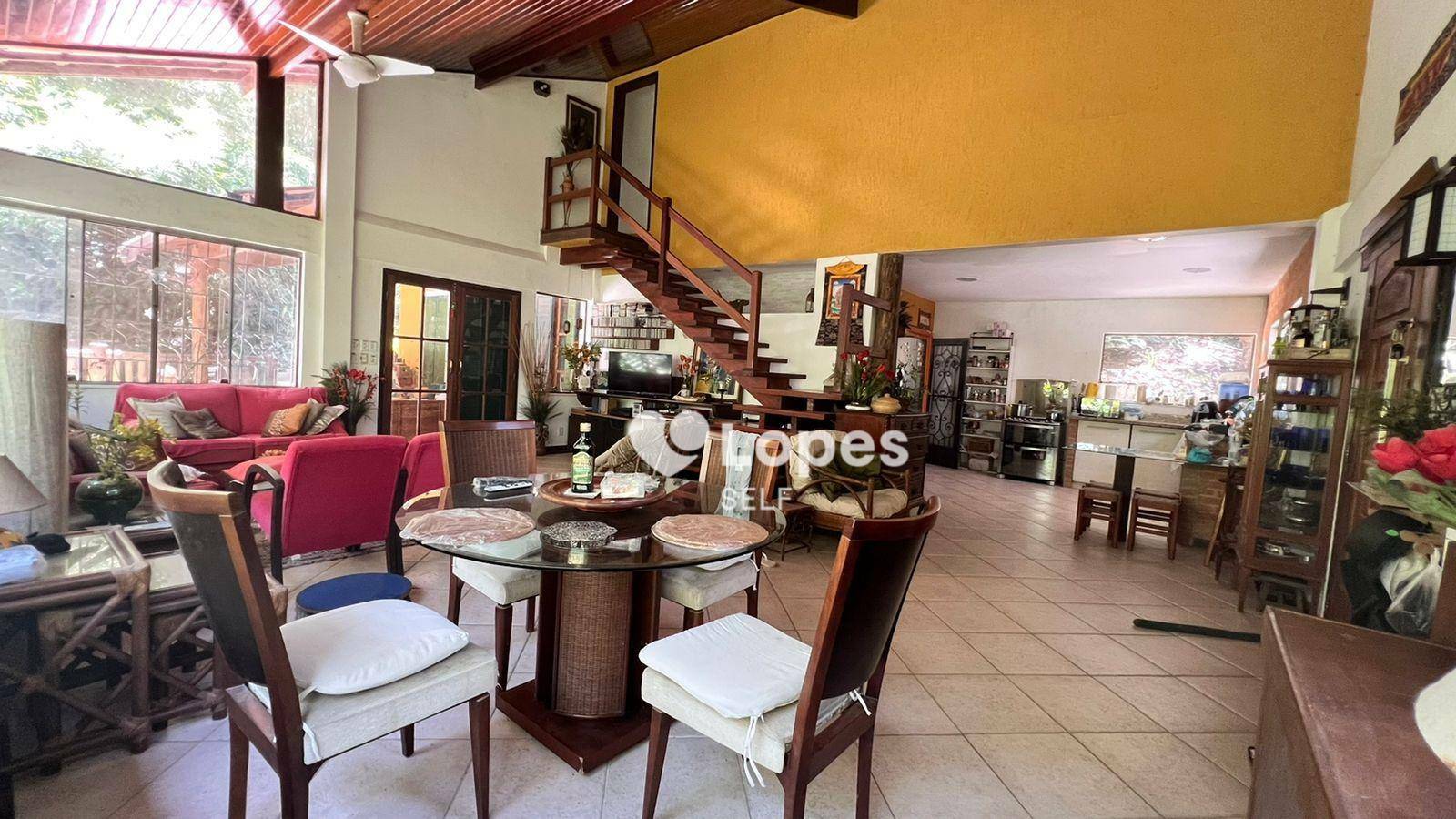 Casa à venda com 4 quartos, 270m² - Foto 9