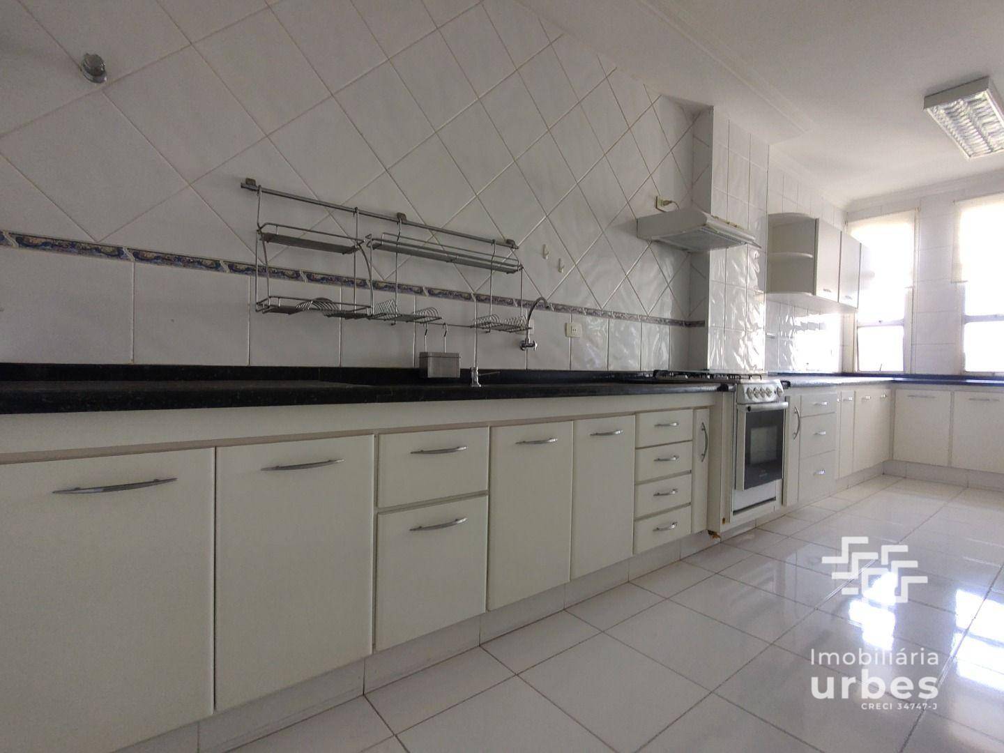 Apartamento à venda com 3 quartos, 110m² - Foto 1