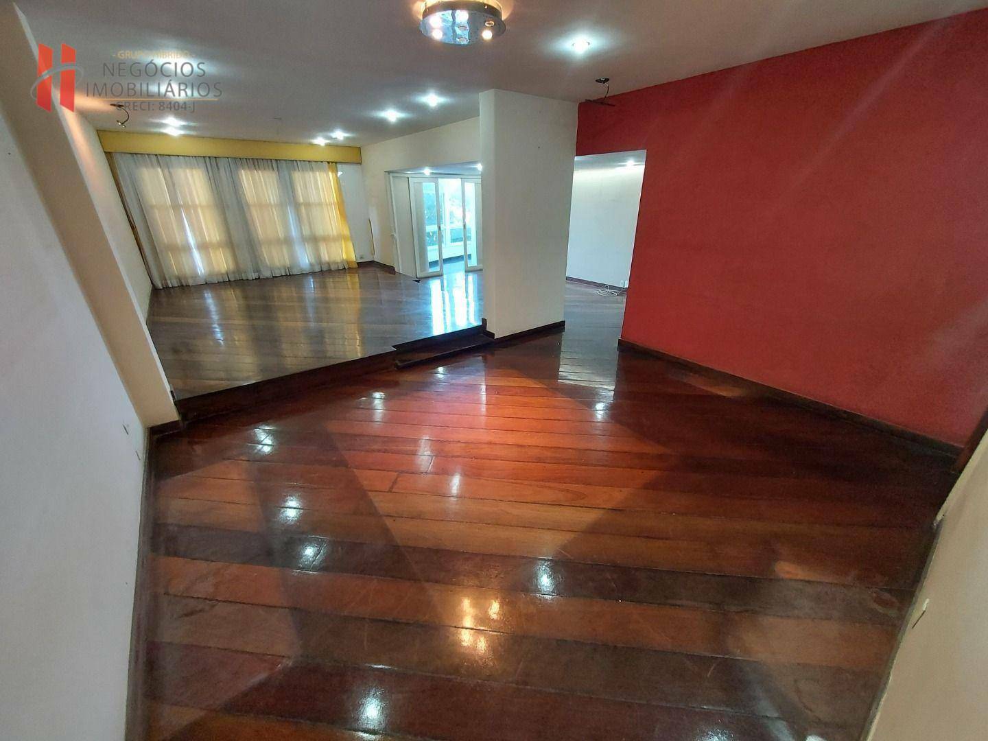 Apartamento à venda com 3 quartos, 210m² - Foto 4