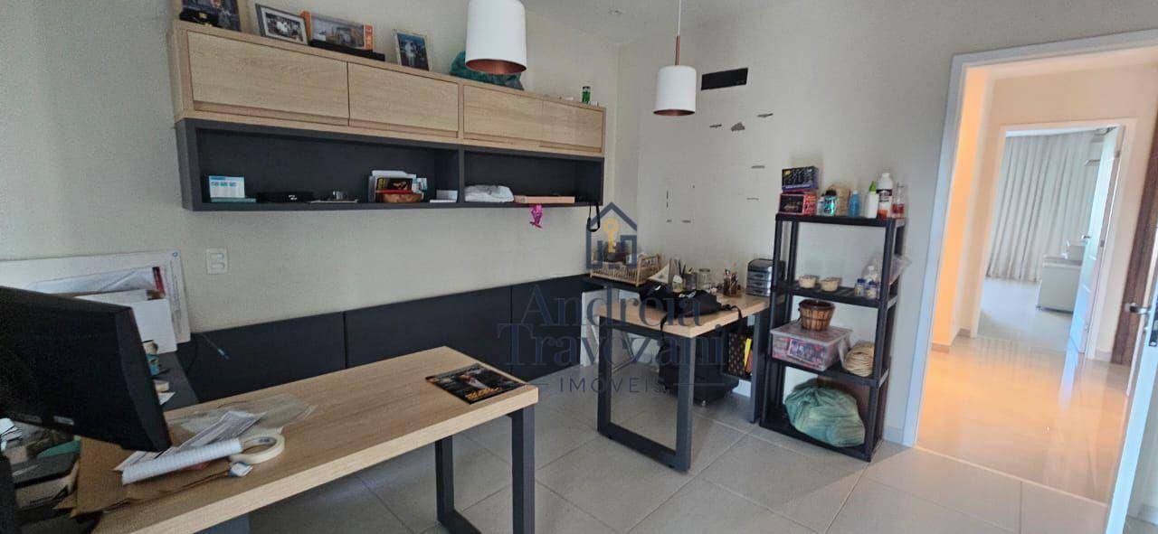 Casa de Condomínio à venda com 3 quartos, 290m² - Foto 14