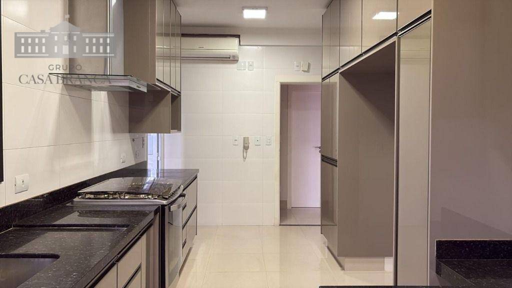 Apartamento à venda com 3 quartos, 170m² - Foto 4