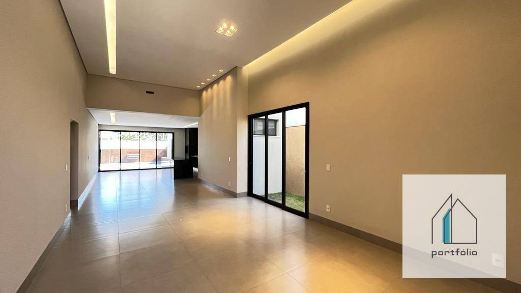 Casa de Condomínio à venda com 3 quartos, 213m² - Foto 3