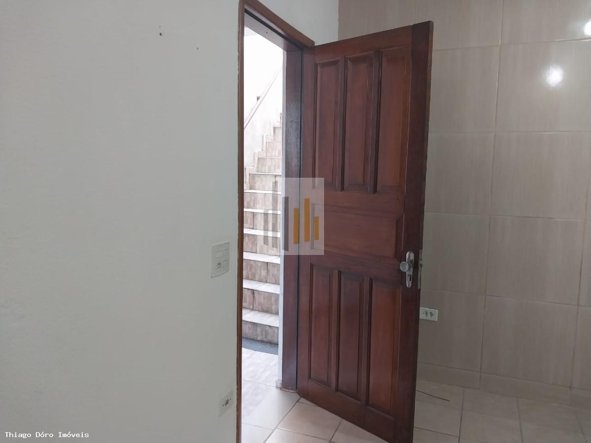 Casa para alugar com 1 quarto, 30m² - Foto 26