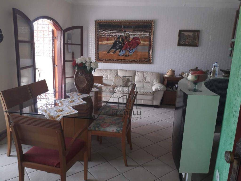 Casa à venda com 3 quartos, 223m² - Foto 3