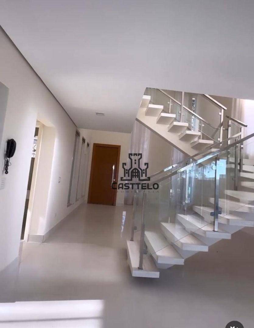 Sobrado à venda com 3 quartos, 202m² - Foto 2