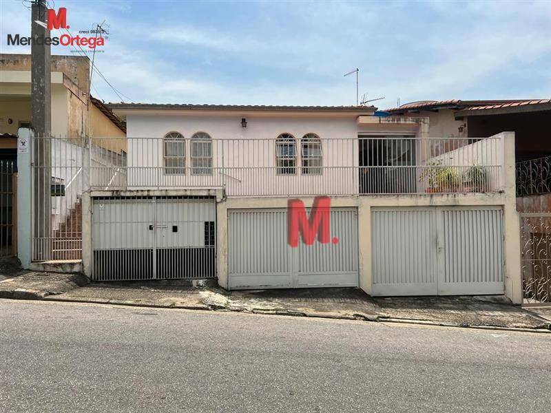 Casa à venda com 4 quartos, 150m² - Foto 1