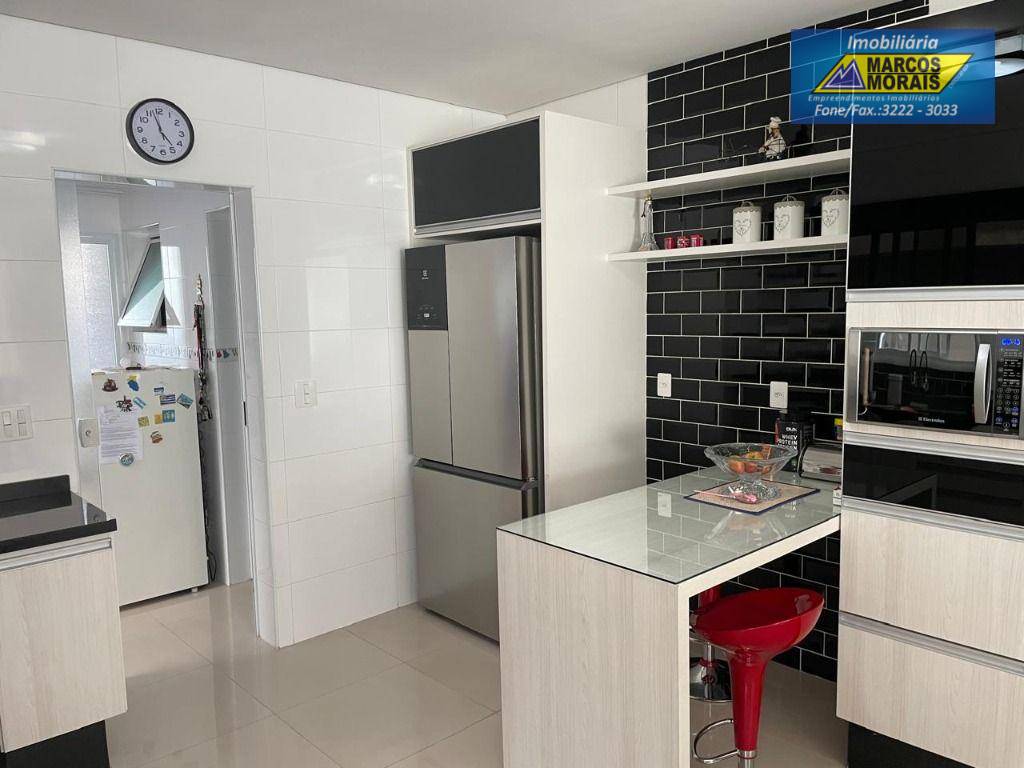 Casa de Condomínio à venda com 3 quartos, 234m² - Foto 9