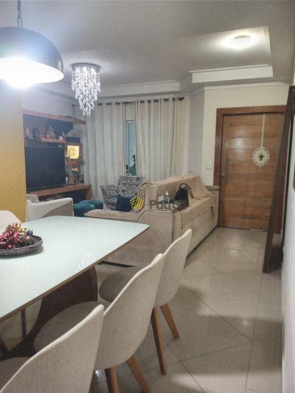 Sobrado à venda com 3 quartos, 215m² - Foto 1