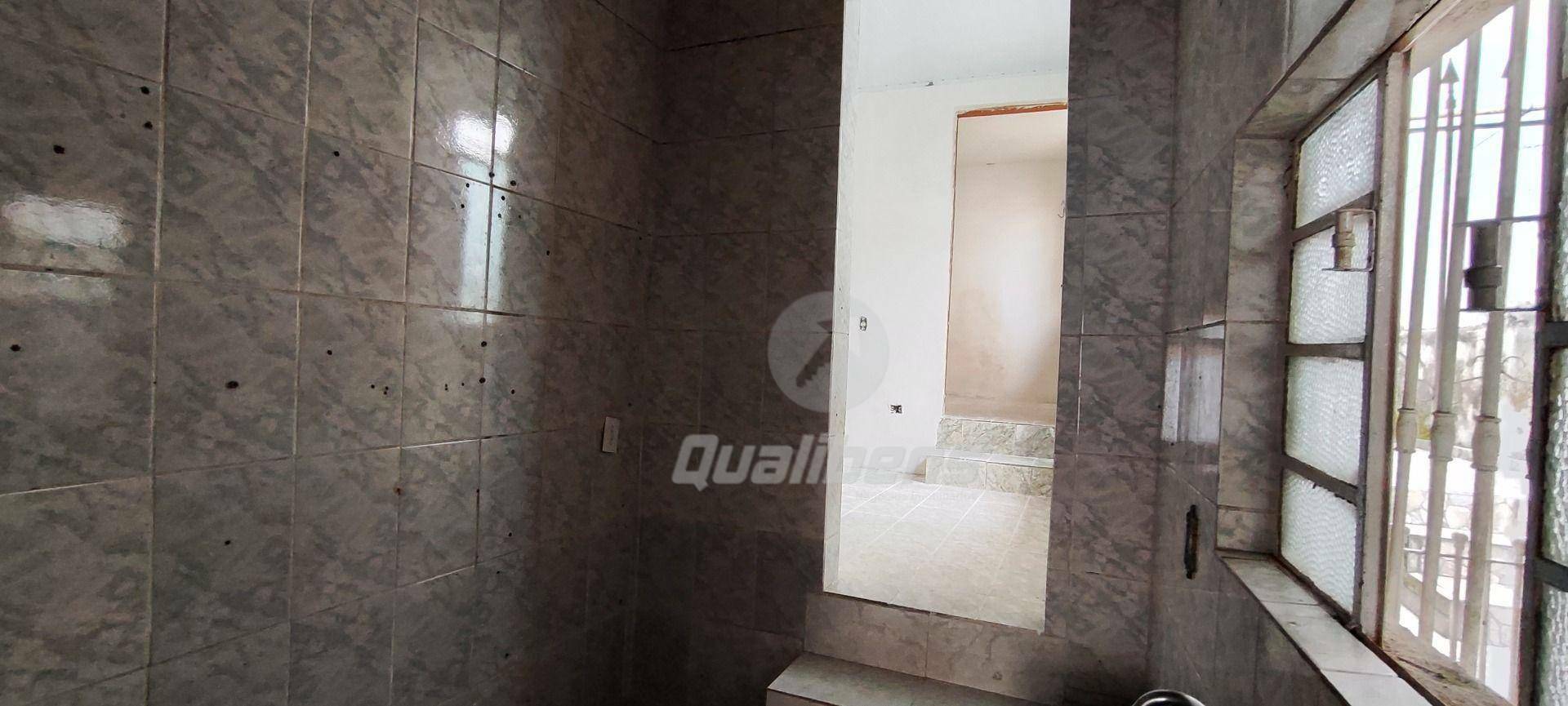 Casa à venda com 4 quartos, 200m² - Foto 17