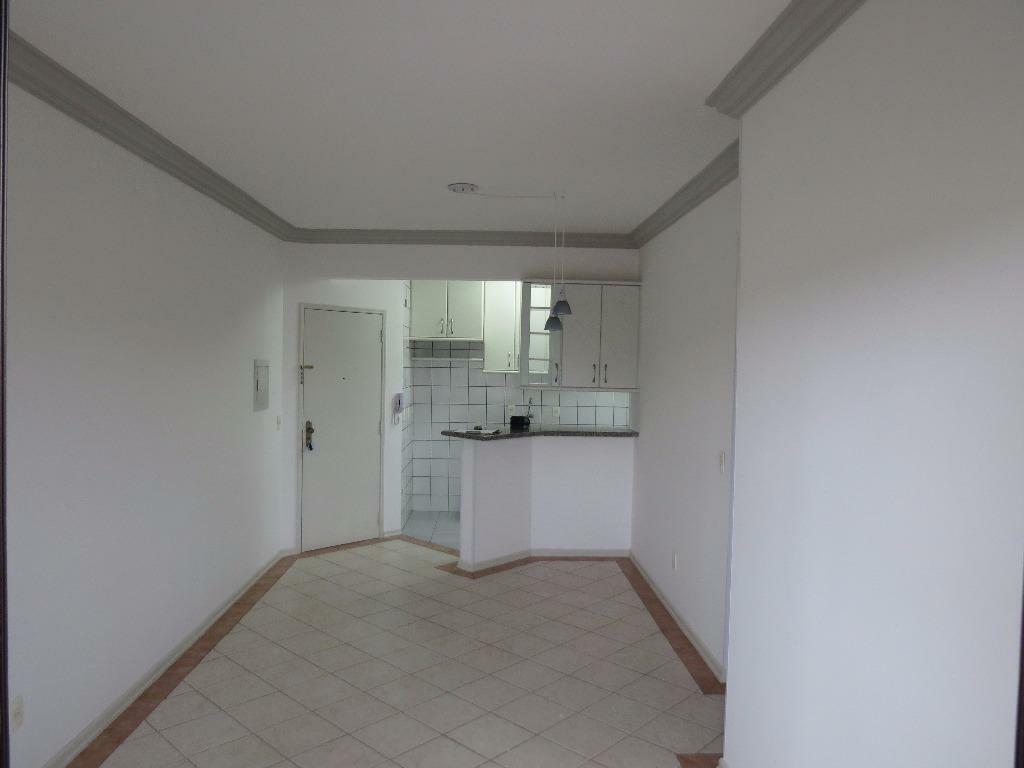 Apartamento à venda com 3 quartos, 72m² - Foto 4