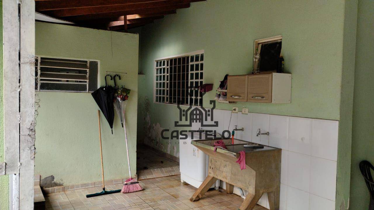 Casa à venda com 2 quartos, 100m² - Foto 5