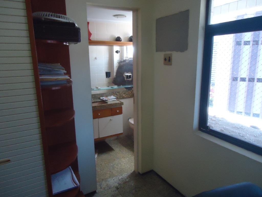 Apartamento à venda com 3 quartos, 177m² - Foto 17