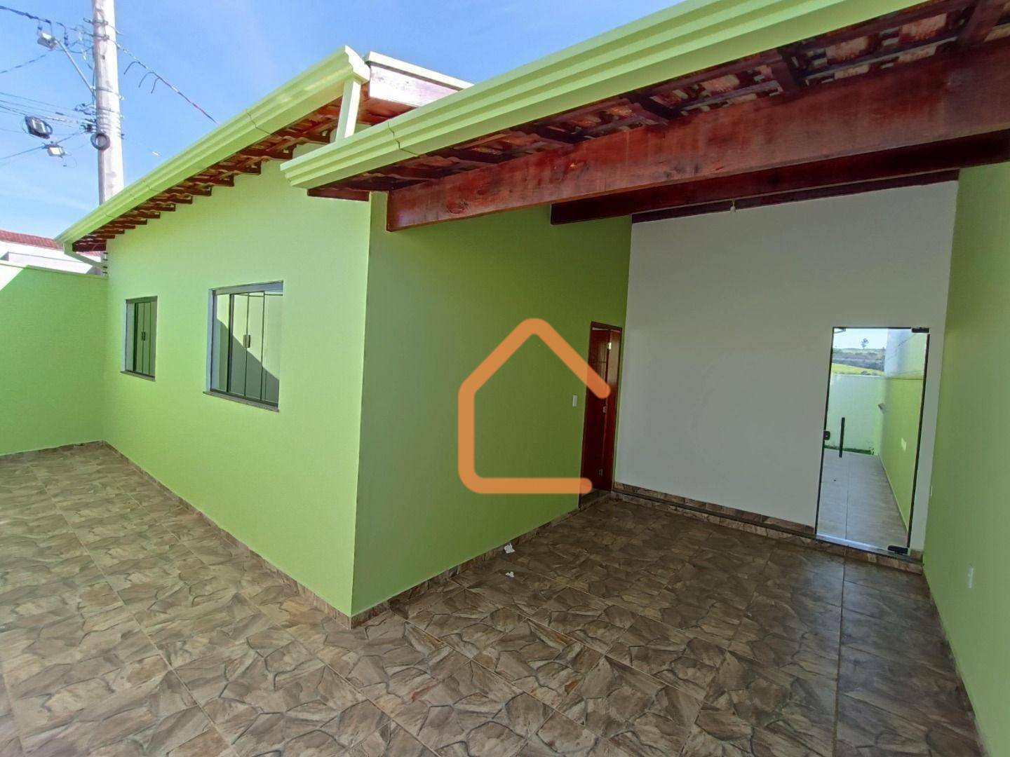 Casa à venda com 3 quartos, 99m² - Foto 1