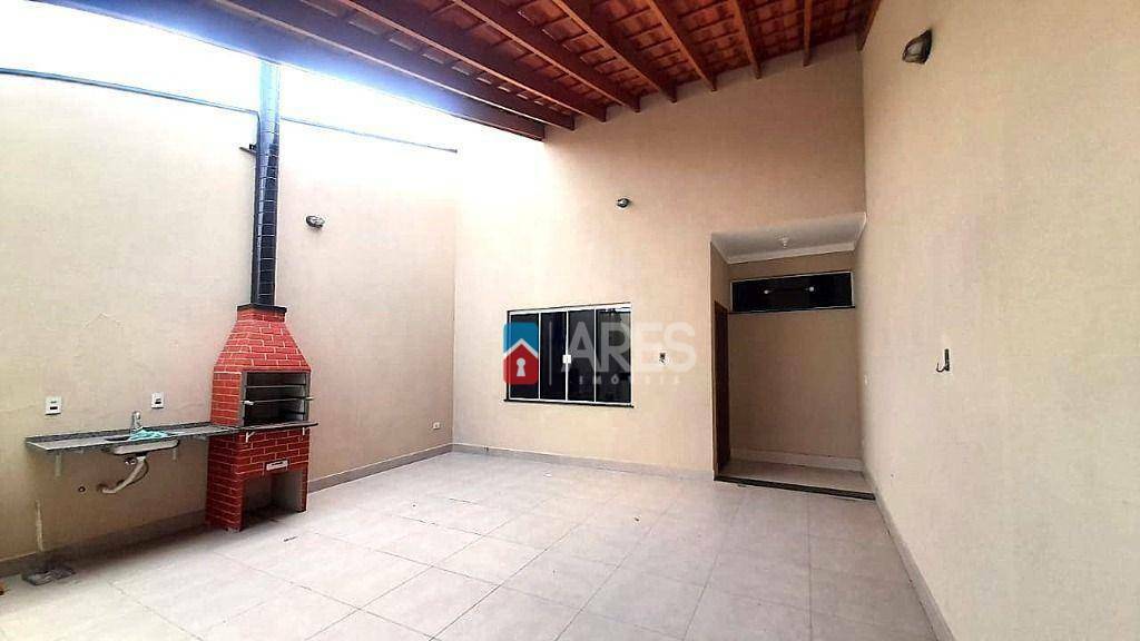 Casa à venda com 3 quartos, 119m² - Foto 2