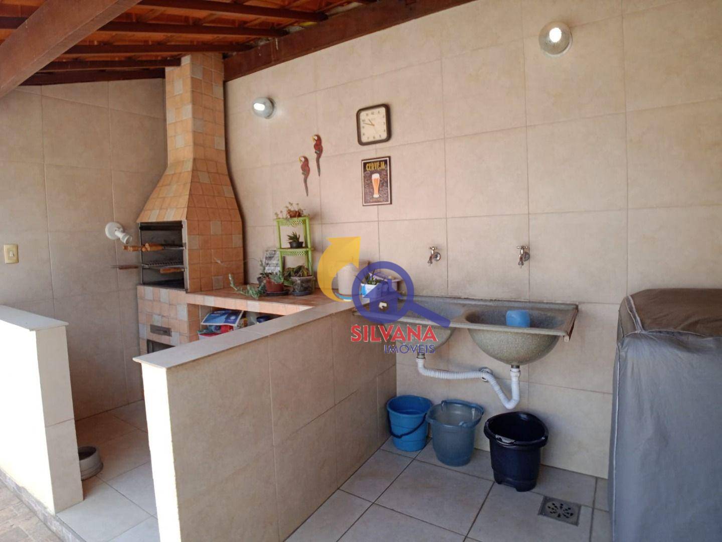 Casa à venda com 4 quartos, 230m² - Foto 26