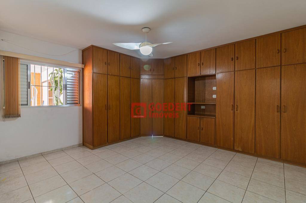 Casa à venda com 3 quartos, 320m² - Foto 26