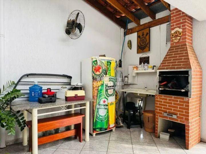 Casa à venda e aluguel com 3 quartos, 173m² - Foto 2