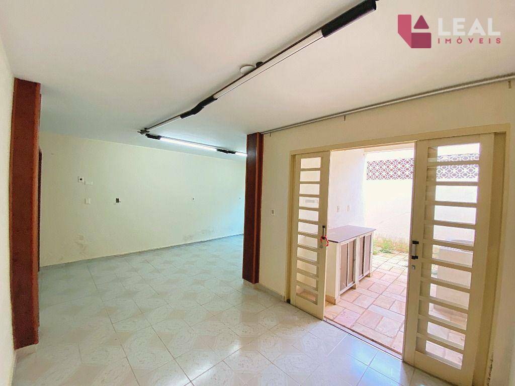 Casa à venda com 4 quartos, 240m² - Foto 35