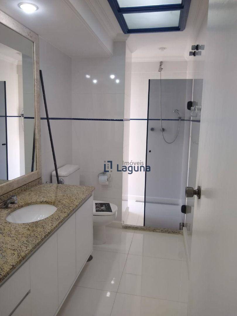 Apartamento à venda com 3 quartos, 180m² - Foto 17