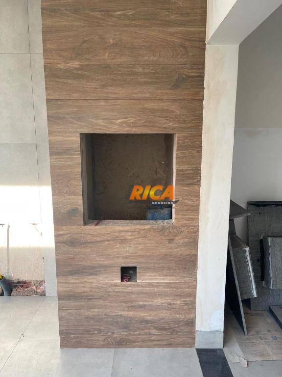 Casa à venda com 3 quartos, 241m² - Foto 7