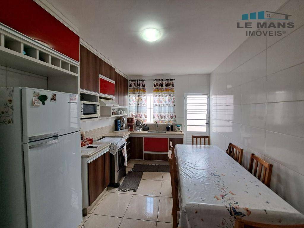 Casa à venda com 2 quartos, 120m² - Foto 11