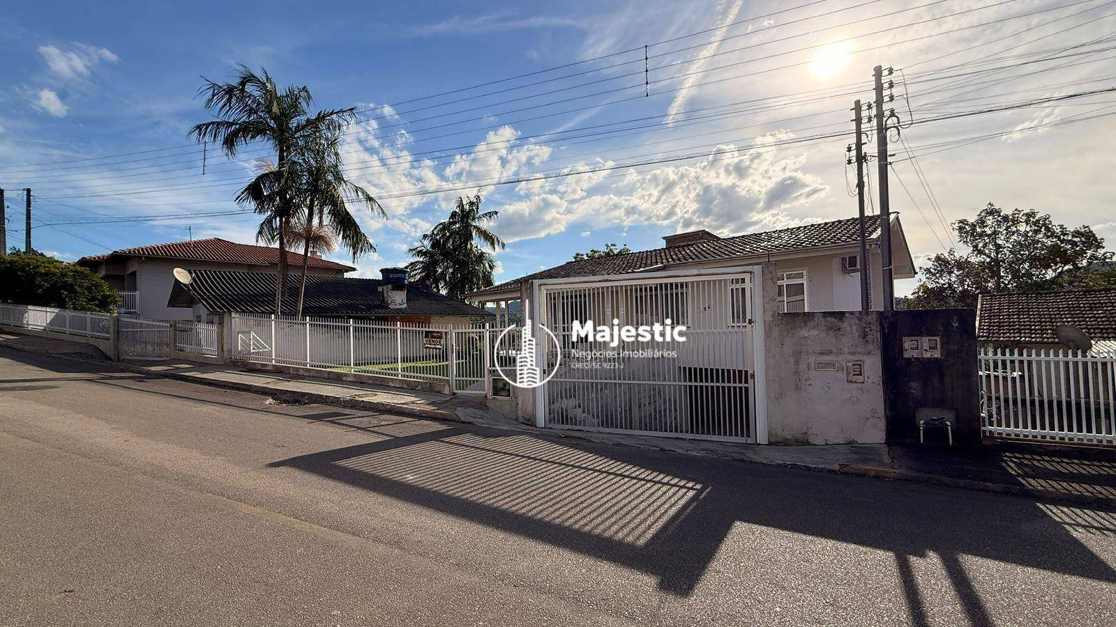 Casa, 3 quartos, 174 m² - Foto 1