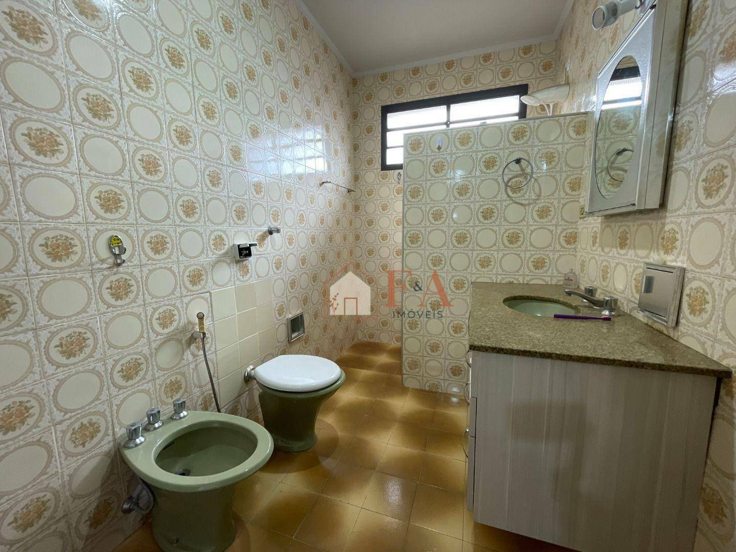 Casa à venda com 4 quartos, 302m² - Foto 24