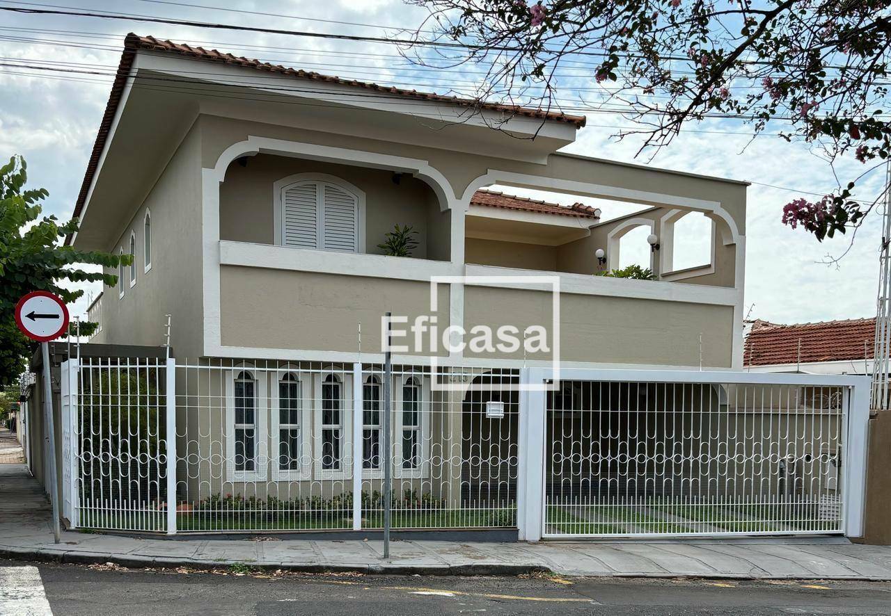 Casa à venda e aluguel com 3 quartos, 271m² - Foto 4