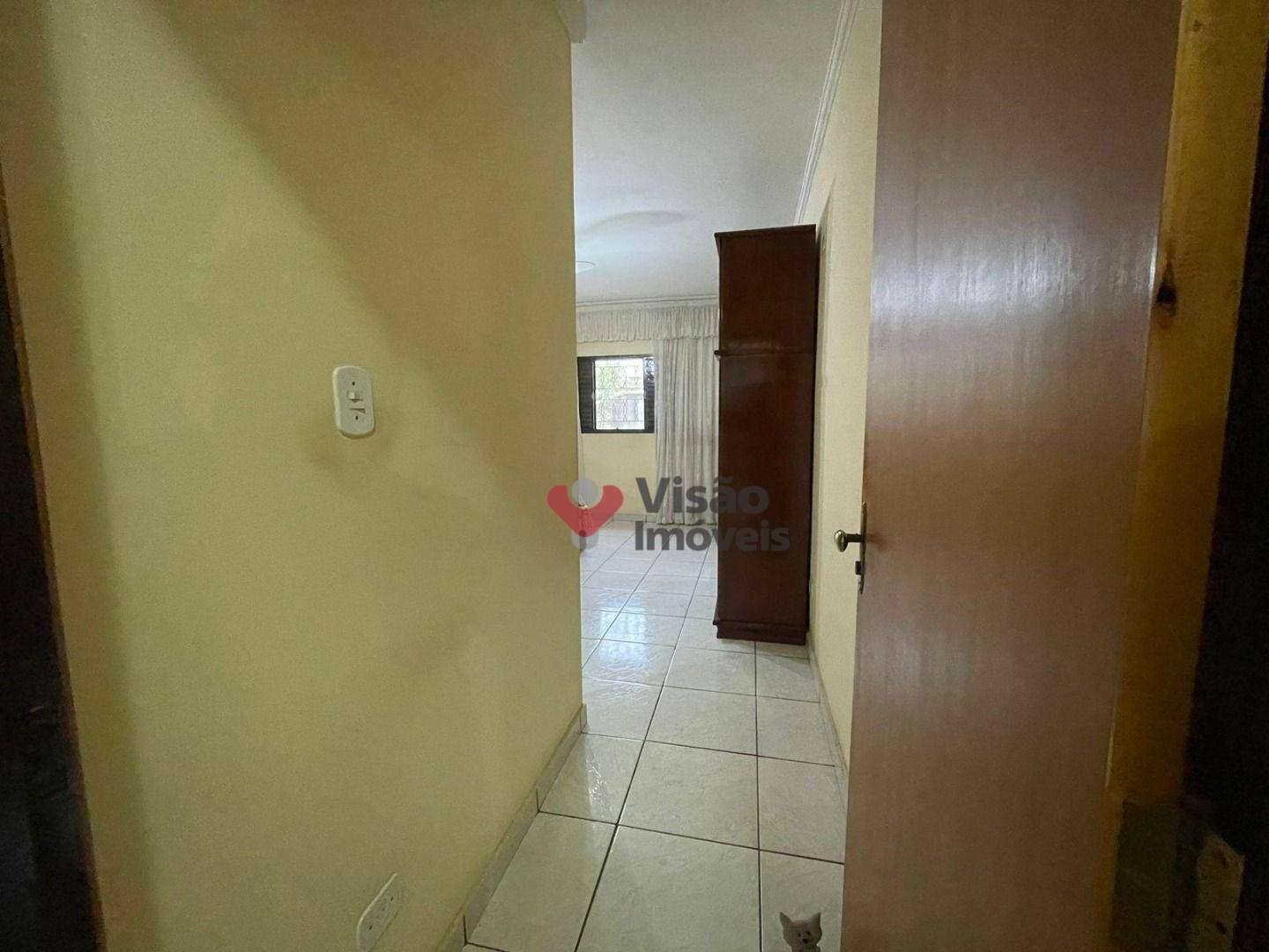 Casa à venda com 3 quartos, 218m² - Foto 11