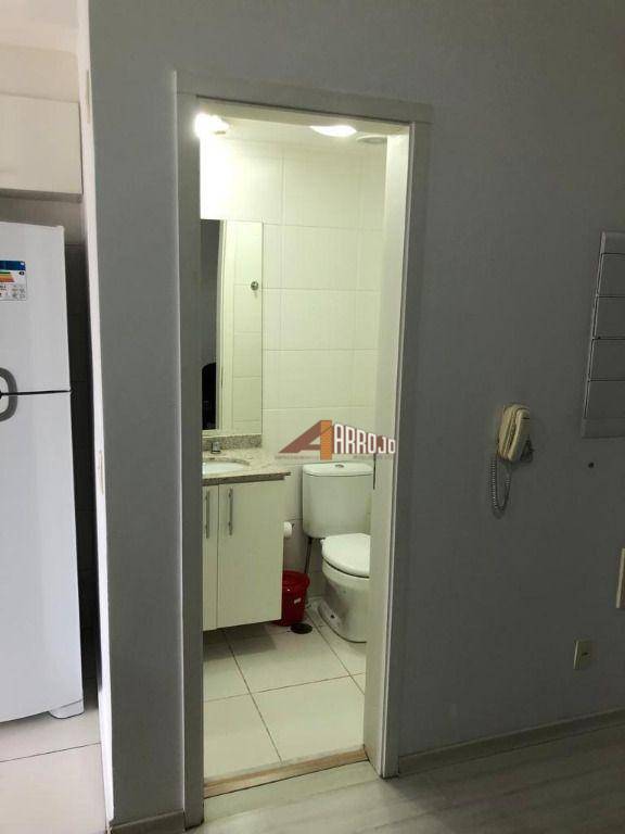 Apartamento para alugar com 1 quarto, 37m² - Foto 13