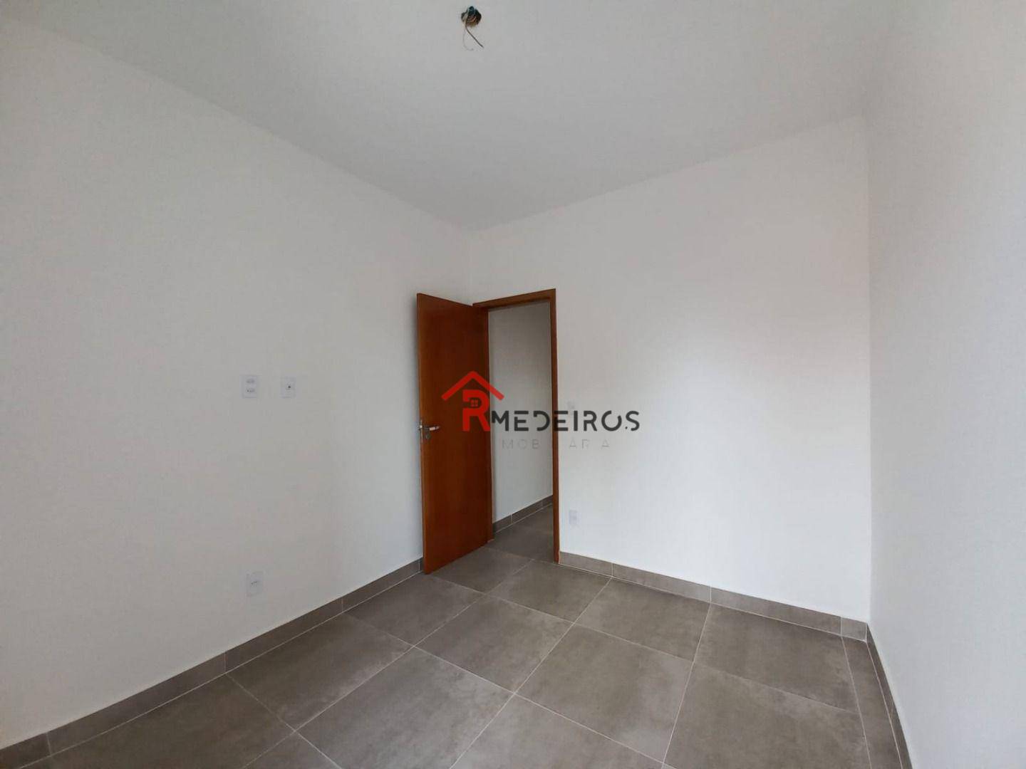 Casa à venda com 2 quartos, 59m² - Foto 12