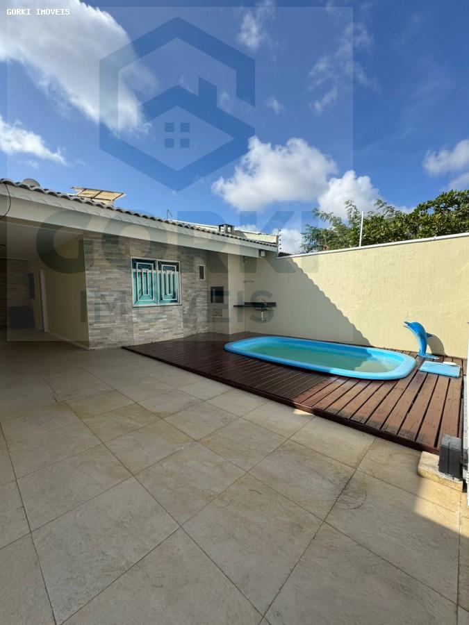 Casa à venda com 3 quartos, 105m² - Foto 1