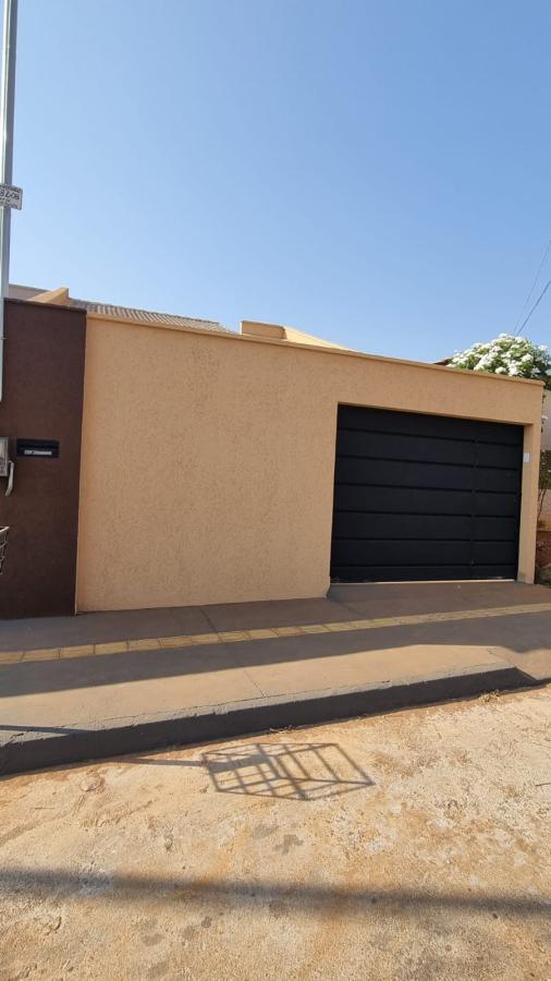 Casa à venda com 3 quartos, 213m² - Foto 3