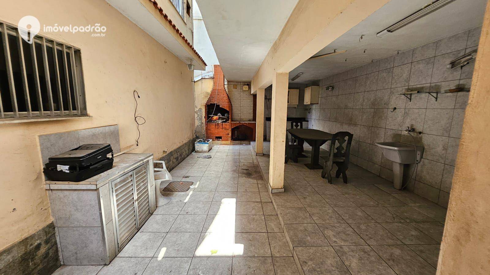 Casa à venda e aluguel com 4 quartos, 300m² - Foto 19