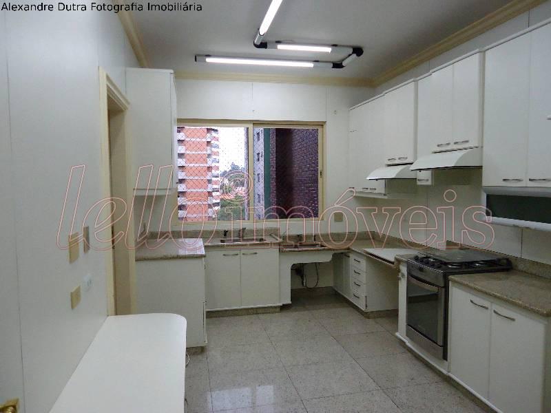 Apartamento para alugar com 3 quartos, 238m² - Foto 23