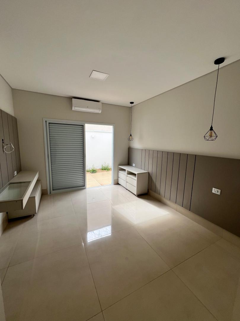 Casa de Condomínio para alugar com 3 quartos, 224m² - Foto 9