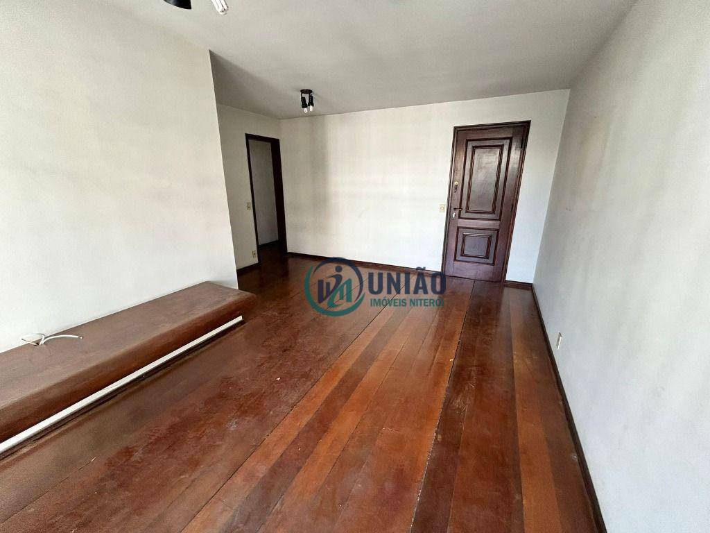 Apartamento à venda com 3 quartos, 130m² - Foto 3