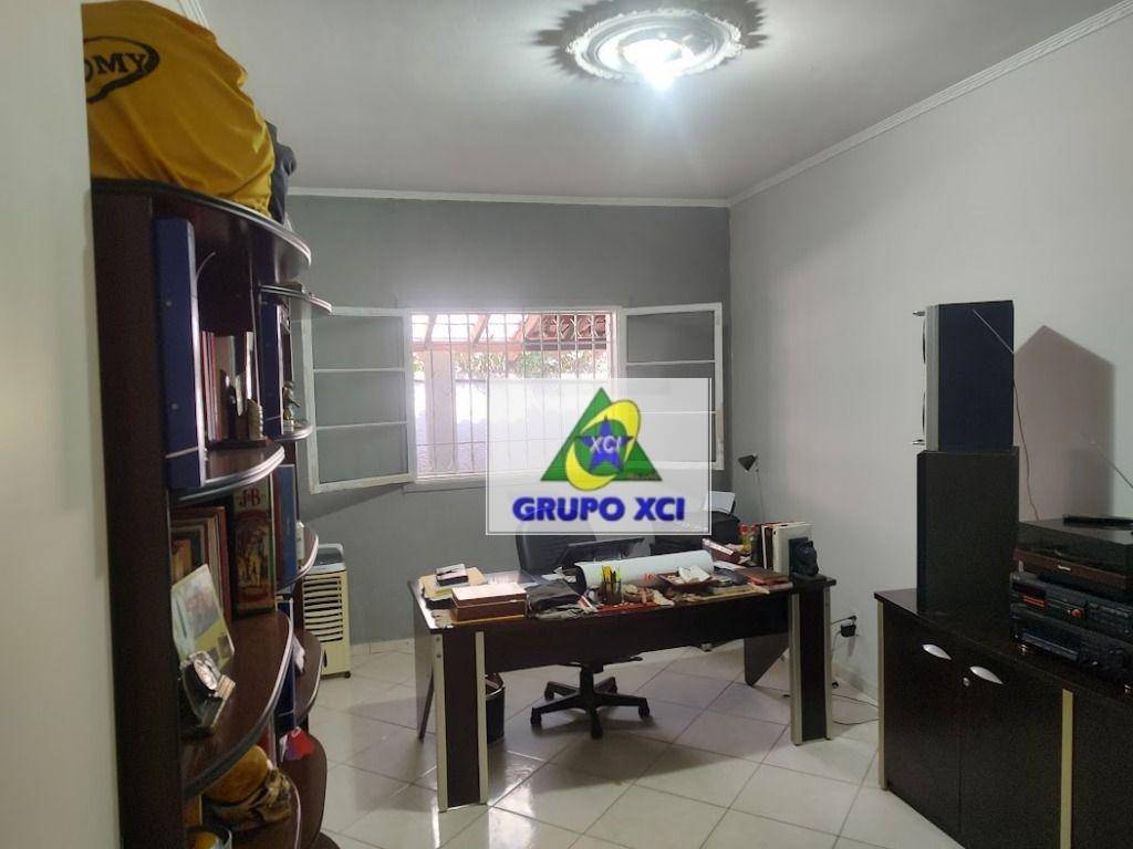 Chácara à venda com 4 quartos, 491m² - Foto 10