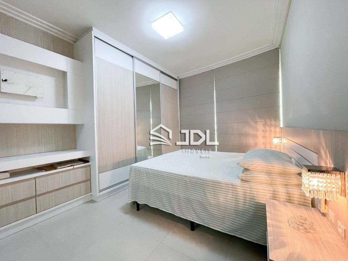 Apartamento à venda com 3 quartos, 165m² - Foto 9