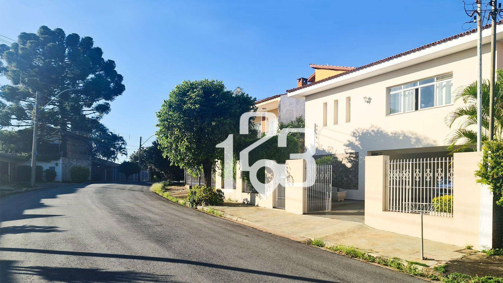 Casa à venda com 4 quartos, 251m² - Foto 3