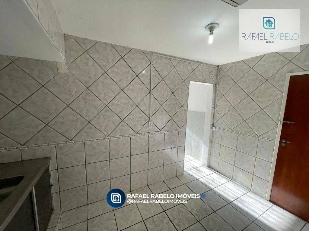 Apartamento à venda com 2 quartos, 75m² - Foto 4