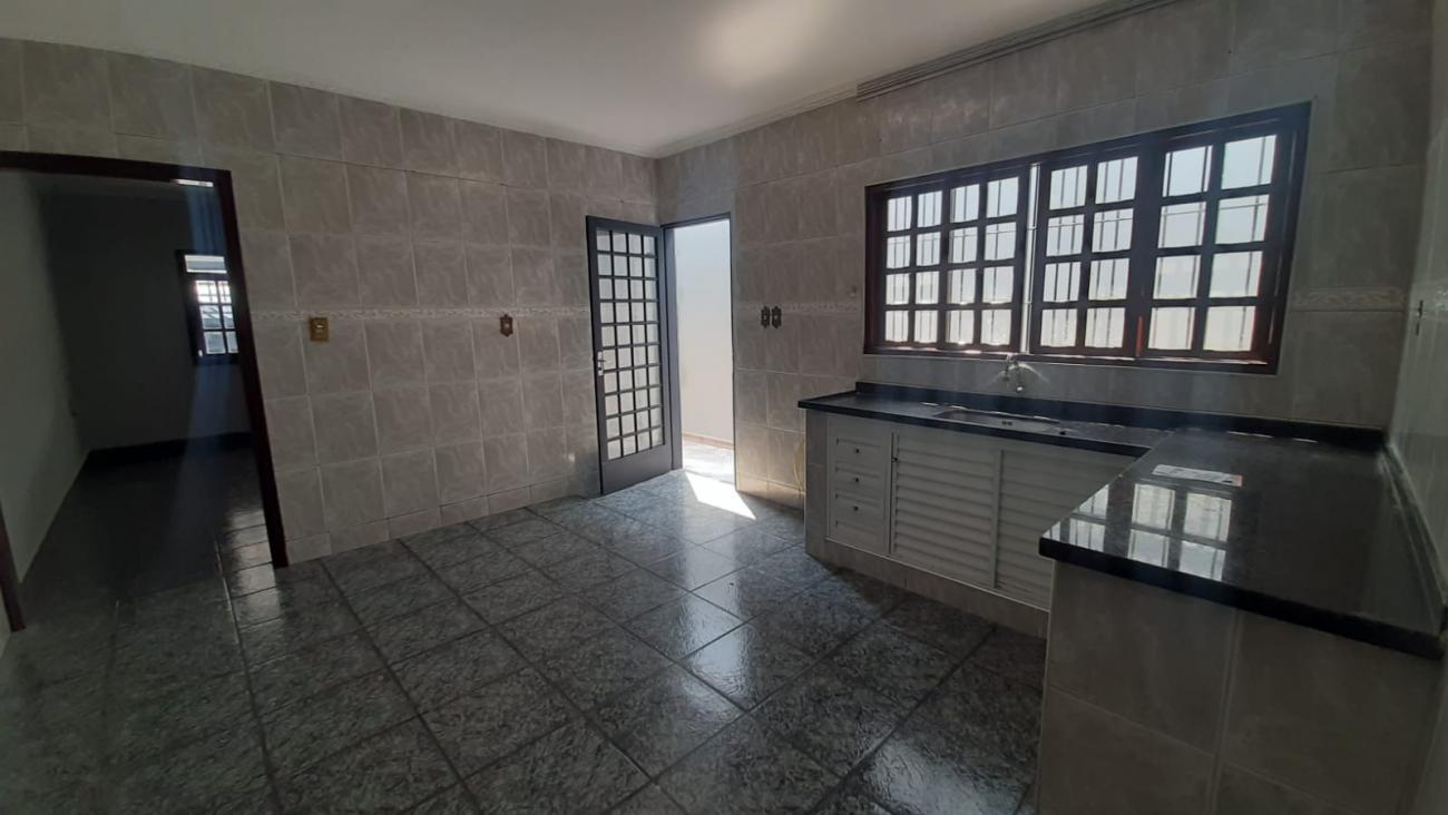 Casa para alugar com 3 quartos, 120m² - Foto 6