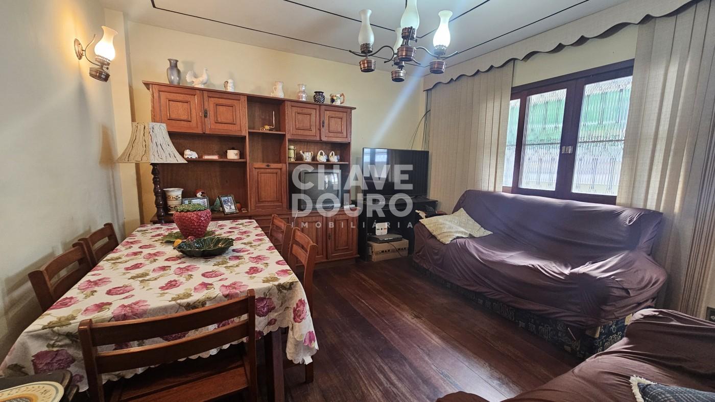 Casa à venda com 2 quartos, 56m² - Foto 2