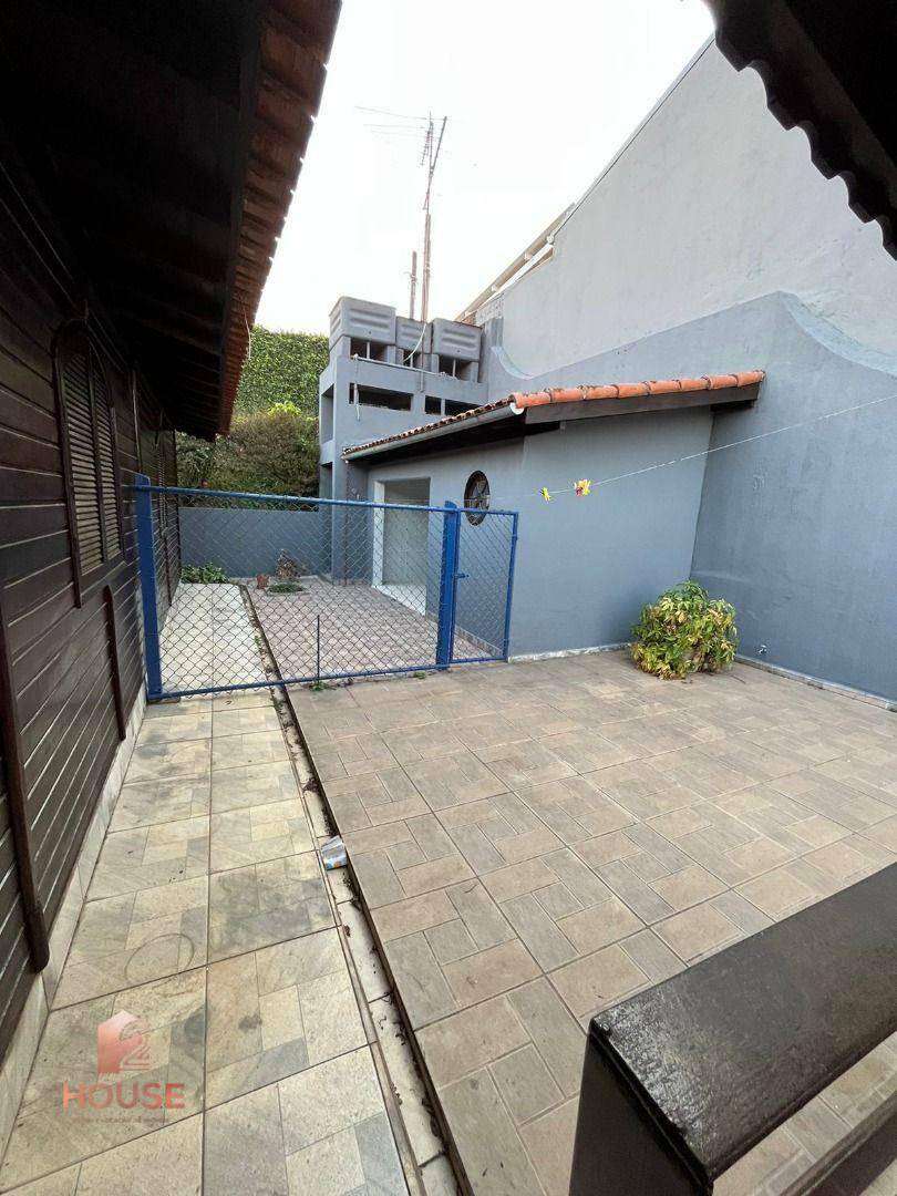 Casa para alugar com 3 quartos, 110m² - Foto 11