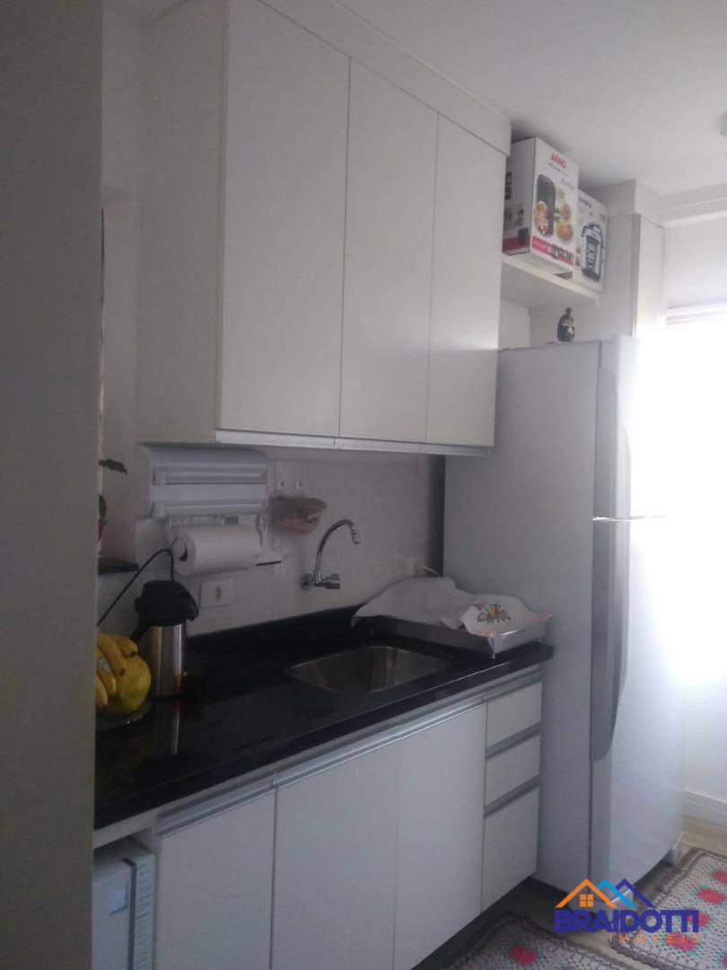 Apartamento à venda com 3 quartos, 60m² - Foto 6