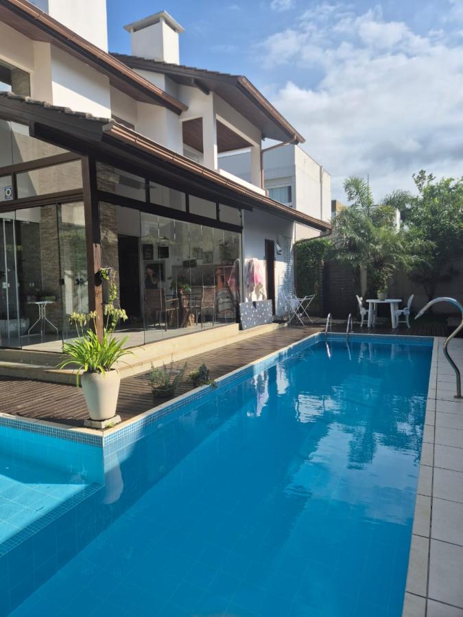 Casa à venda com 5 quartos, 300m² - Foto 1