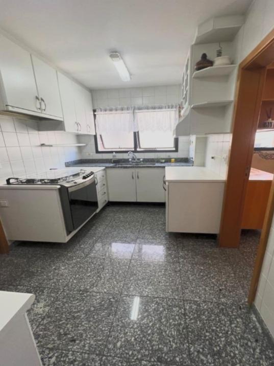 Apartamento à venda com 3 quartos, 140m² - Foto 15