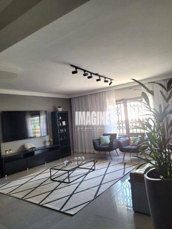 Sobrado à venda com 2 quartos, 191m² - Foto 1